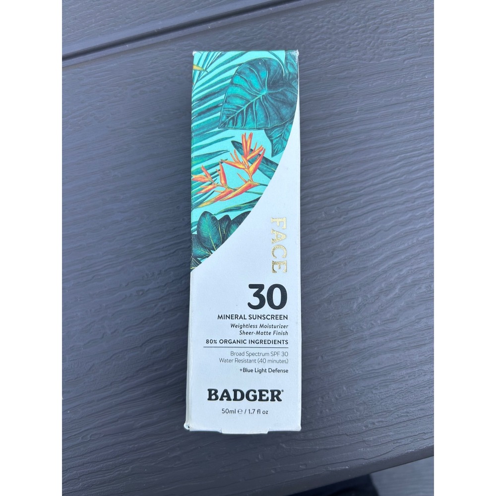 Badger Face SPF 30 Mineral Sunscreen Weightless Moisturizer 1.7oz 50ml NIB